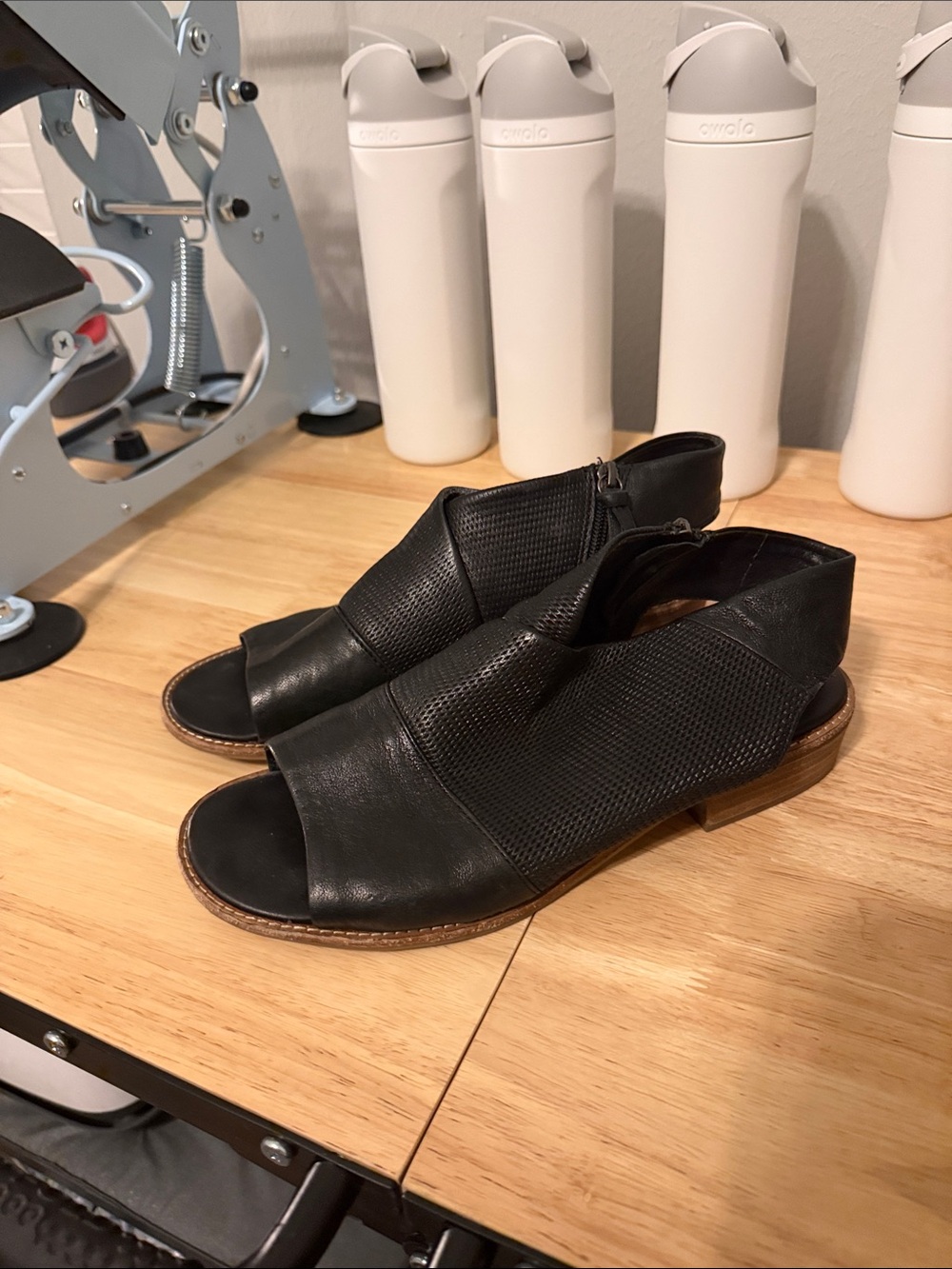 Sofft Black Open-Toe Leather Sandals with Zip Detail - Picture 2 of 3